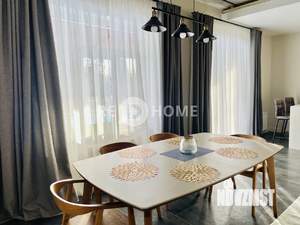 Коттедж 360м², 3-этажный, участок 4 сот.  