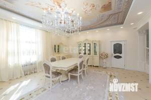 Дом 272м², 2-этажный, участок 9 сот.  