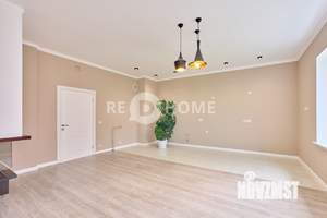 Дом 309м², 2-этажный, участок 10 сот.  