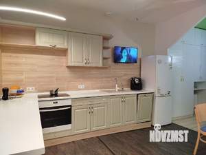 Коттедж 304м², 2-этажный, участок 6 сот.  