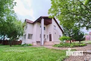 Коттедж 253м², 2-этажный, участок 16 сот.  