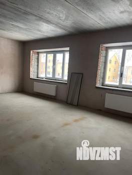 Таунхаус 230м², 3-этажный, участок 3 сот.  