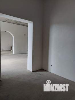 Коттедж 647м², 3-этажный, участок 20 сот.  