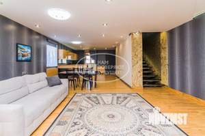 Дом 366м&sup2;, 2-этажный, участок 5 сот.  