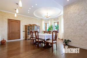 Дом 424м², 2-этажный, участок 7 сот.  