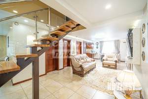 Коттедж 183м², 3-этажный, участок 6 сот.  