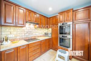 Коттедж 183м², 3-этажный, участок 6 сот.  