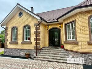 Коттедж 250м², 2-этажный, участок 10 сот.  