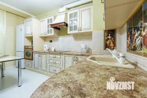 1-к квартира, посуточно, 61м2, 7/25 этаж