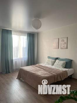 Студия квартира, посуточно, 36м2, 2/16 этаж