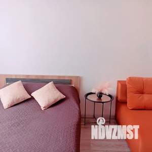 1-к квартира, посуточно, 40м2, 9/16 этаж