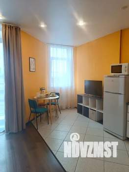 Студия квартира, посуточно, 35м2, 3/17 этаж