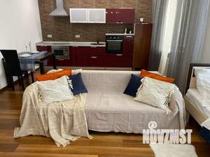 Студия квартира, посуточно, 42м2, 3/18 этаж