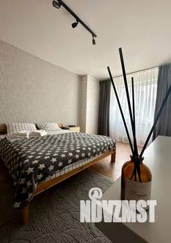 1-к квартира, посуточно, 35м2, 7/25 этаж