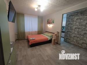 Студия квартира, посуточно, 33м2, 1/5 этаж