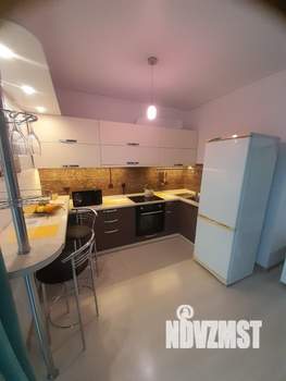 Студия квартира, посуточно, 32м2, 1/3 этаж