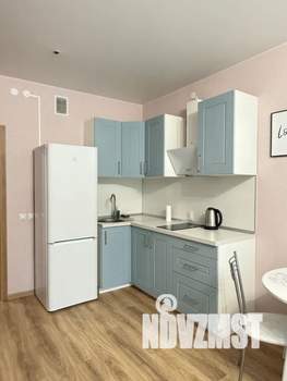 Студия квартира, посуточно, 35м2, 1/7 этаж