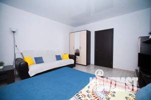 1-к квартира, посуточно, 43м2, 8/17 этаж