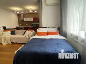 Студия квартира, посуточно, 42м2, 3/18 этаж