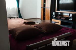 Студия квартира, посуточно, 56м2, 14/15 этаж