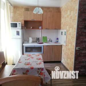 Студия квартира, посуточно, 36м2, 2/5 этаж