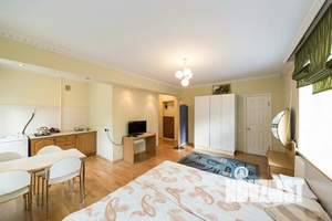 Студия квартира, посуточно, 45м2, 2/5 этаж