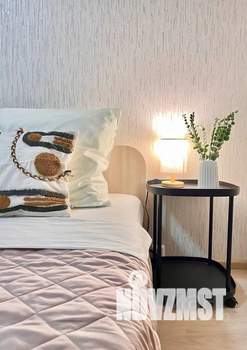 Студия квартира, посуточно, 47м2, 10/25 этаж