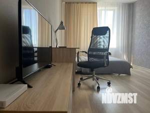 1-к квартира, посуточно, 40м2, 13/25 этаж