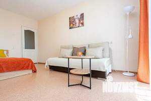 1-к квартира, посуточно, 43м2, 6/9 этаж