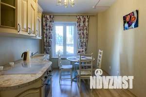 2-к квартира, посуточно, 66м2, 3/20 этаж