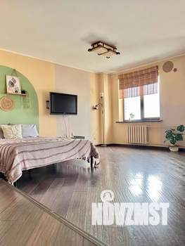 Студия квартира, посуточно, 40м2, 17/18 этаж