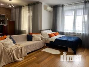 Студия квартира, посуточно, 42м2, 3/18 этаж