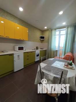 1-к квартира, посуточно, 65м2, 12/25 этаж