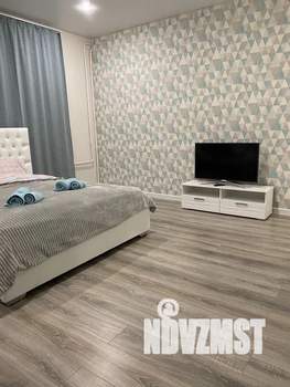 Студия квартира, посуточно, 34м2, 1/5 этаж