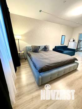 Студия квартира, посуточно, 35м2, 5/25 этаж