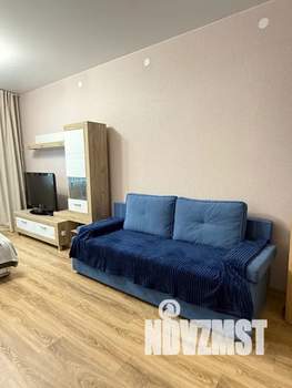 Студия квартира, посуточно, 35м2, 1/7 этаж