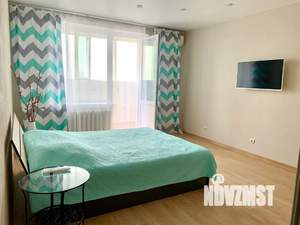 1-к квартира, посуточно, 42м2, 18/18 этаж