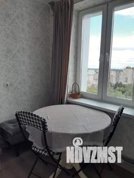 1-к квартира, посуточно, 40м2, 18/25 этаж