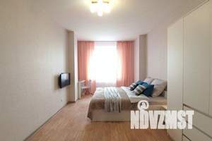 1-к квартира, посуточно, 39м2, 13/25 этаж