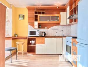 1-к квартира, посуточно, 60м2, 1/1 этаж