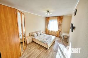 1-к квартира, посуточно, 47м2, 1/1 этаж