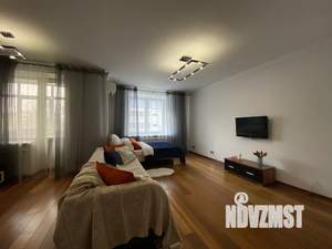 Студия квартира, посуточно, 42м2, 3/18 этаж