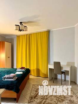 Студия квартира, посуточно, 32м2, 1/20 этаж