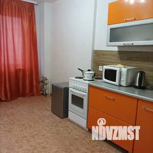 1-к квартира, посуточно, 37м2, 7/25 этаж