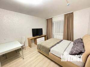 Студия квартира, посуточно, 32м2, 2/24 этаж