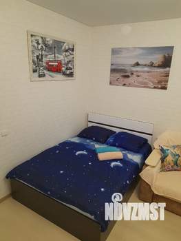 Студия квартира, посуточно, 32м2, 1/3 этаж