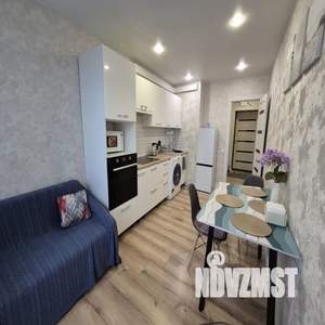 1-к квартира, посуточно, 40м2, 3/25 этаж