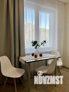 Студия квартира, посуточно, 28м2, 5/25 этаж