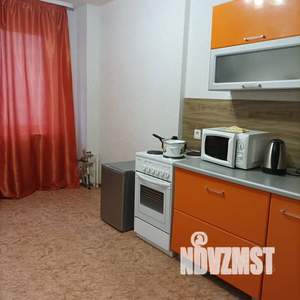 1-к квартира, посуточно, 37м2, 7/25 этаж