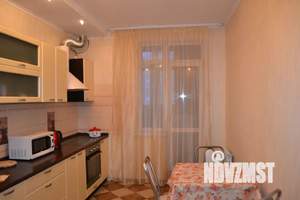 1-к квартира, посуточно, 42м2, 4/25 этаж